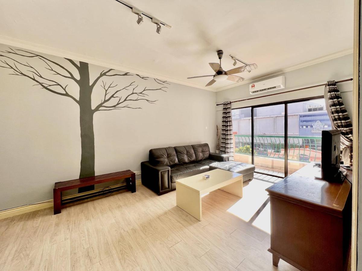 Marina Court Vacation Home 3 Bedrooms - Kota Kinabalu Zewnętrze zdjęcie