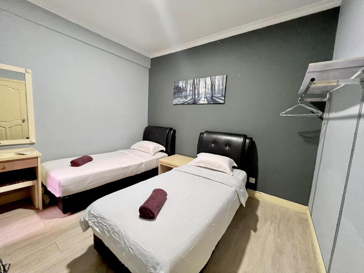 Marina Court Vacation Home 3 Bedrooms - Kota Kinabalu Zewnętrze zdjęcie