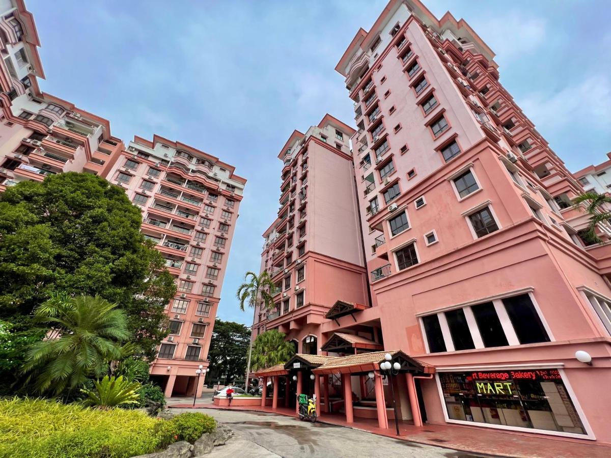 Marina Court Vacation Home 3 Bedrooms - Kota Kinabalu Zewnętrze zdjęcie