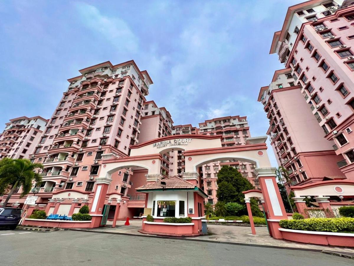 Marina Court Vacation Home 3 Bedrooms - Kota Kinabalu Zewnętrze zdjęcie