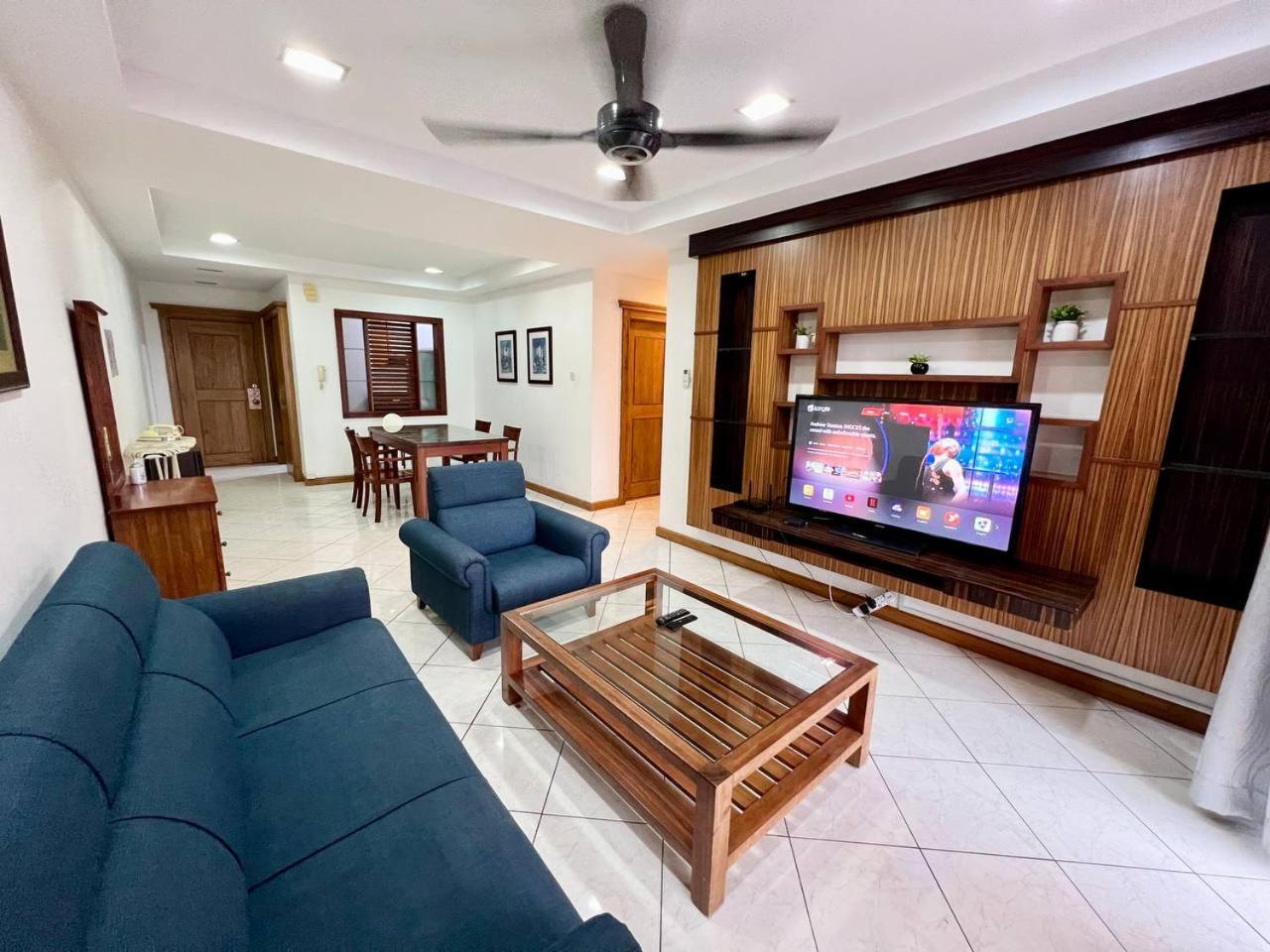 Marina Court Vacation Home 3 Bedrooms - Kota Kinabalu Zewnętrze zdjęcie