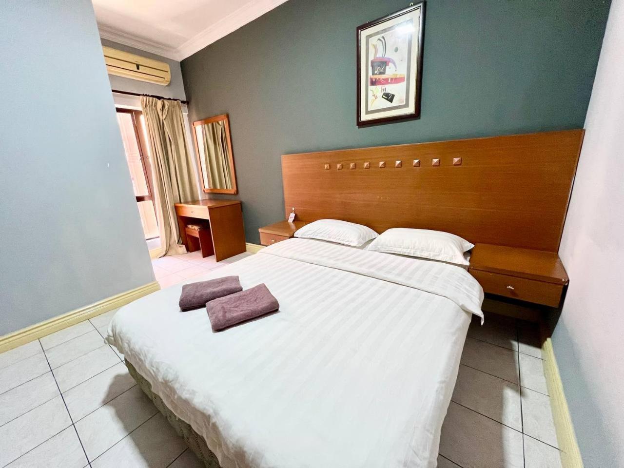 Marina Court Vacation Home 3 Bedrooms - Kota Kinabalu Zewnętrze zdjęcie