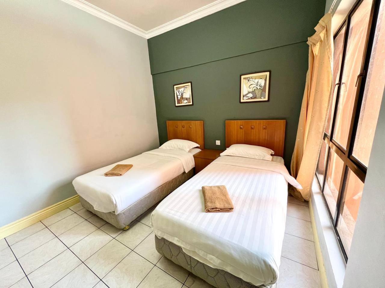 Marina Court Vacation Home 3 Bedrooms - Kota Kinabalu Zewnętrze zdjęcie