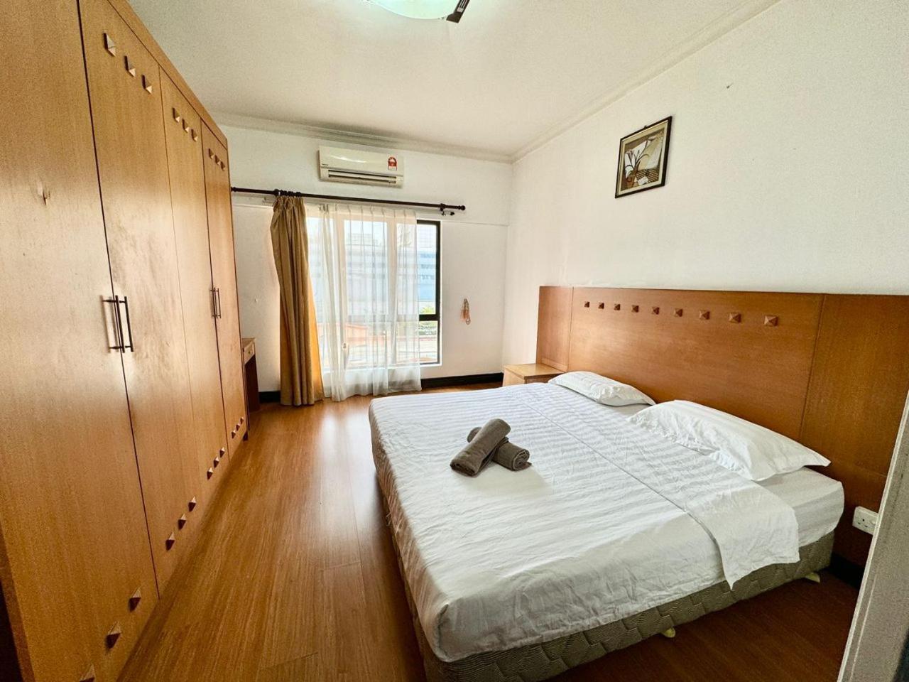 Marina Court Vacation Home 3 Bedrooms - Kota Kinabalu Zewnętrze zdjęcie